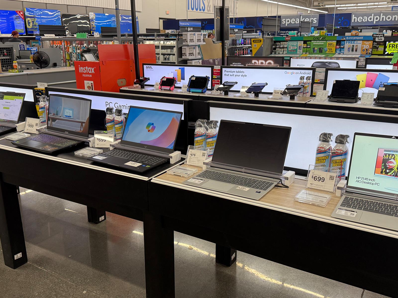 PC Shipments Poised For One Last Holiday Blitz Before It All Hits The Fan