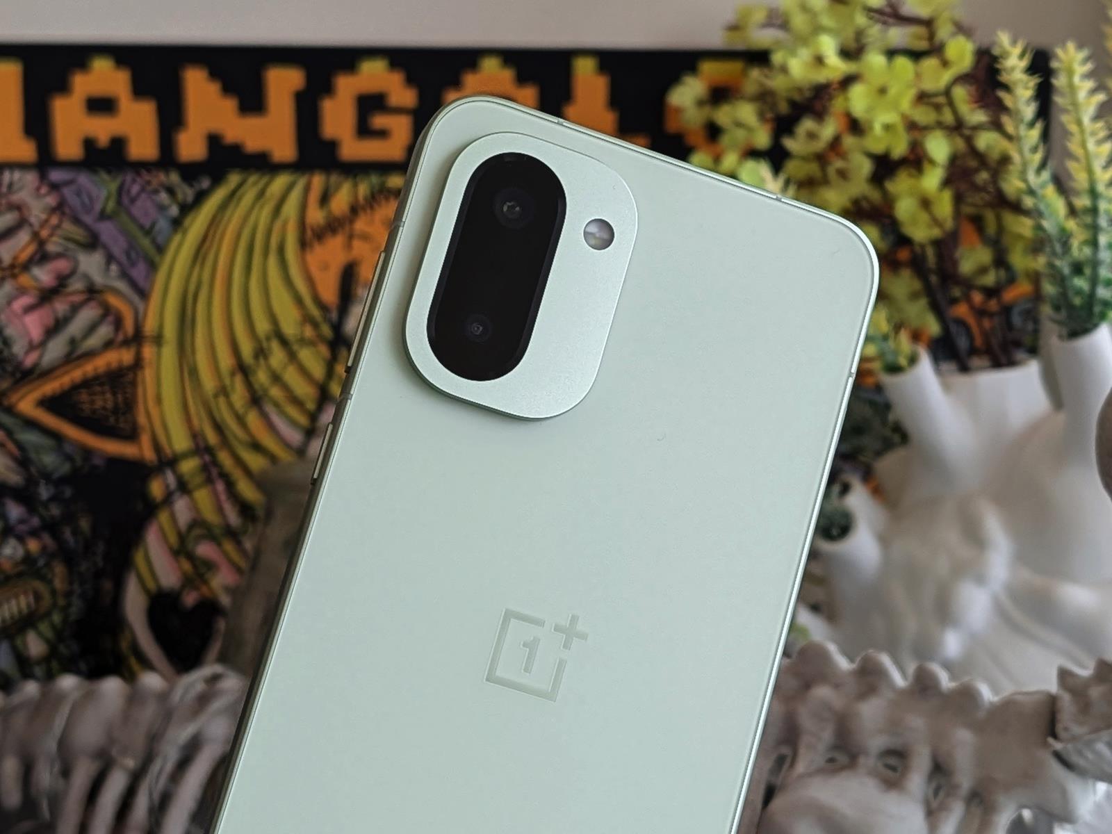 OnePlus 15R Review: Affordable Midrange Phone With Big Battery Life