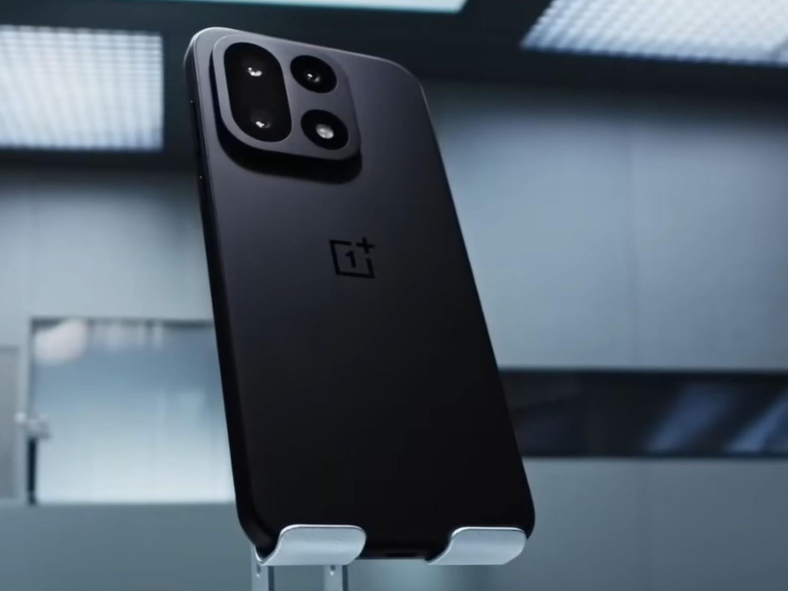 OnePlus Turbo Declares War On Gaming Phones With A Huge Battery