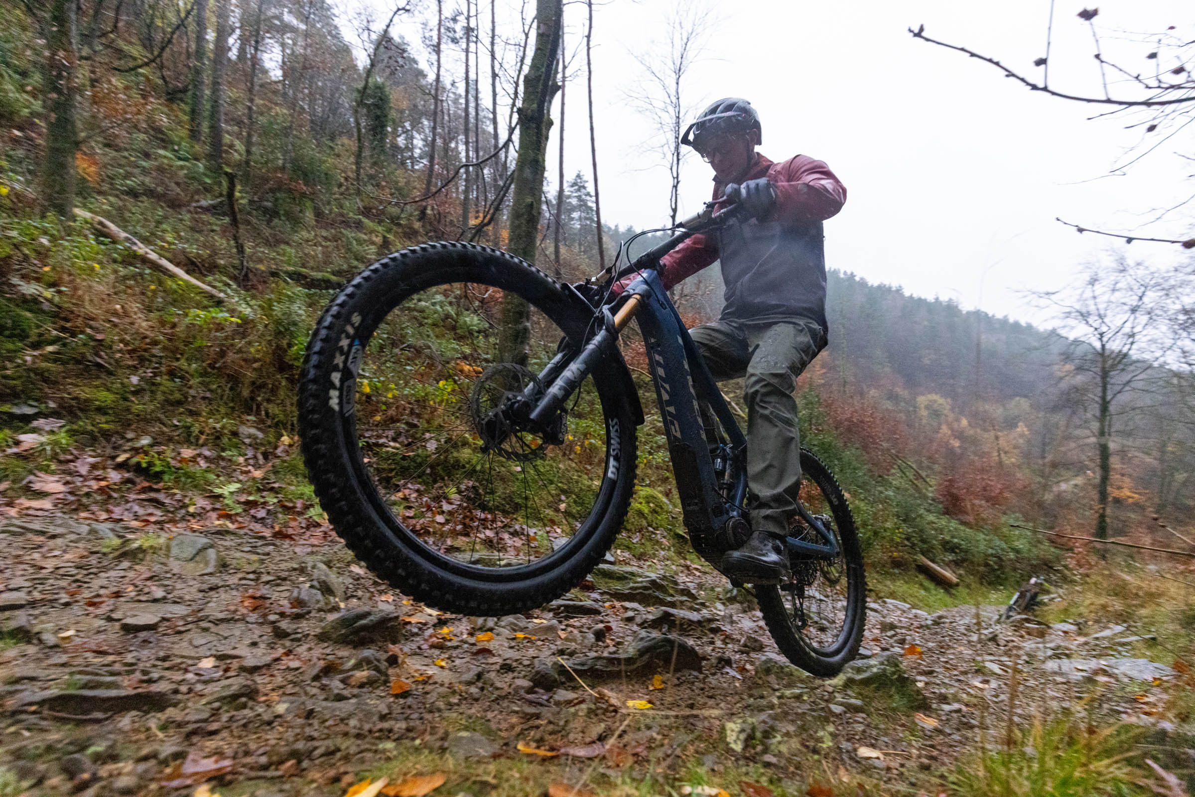 Pivot Shuttle AM electric mountain bike with Bosch Performance Line CX-R motor ridden by a male mountain biker