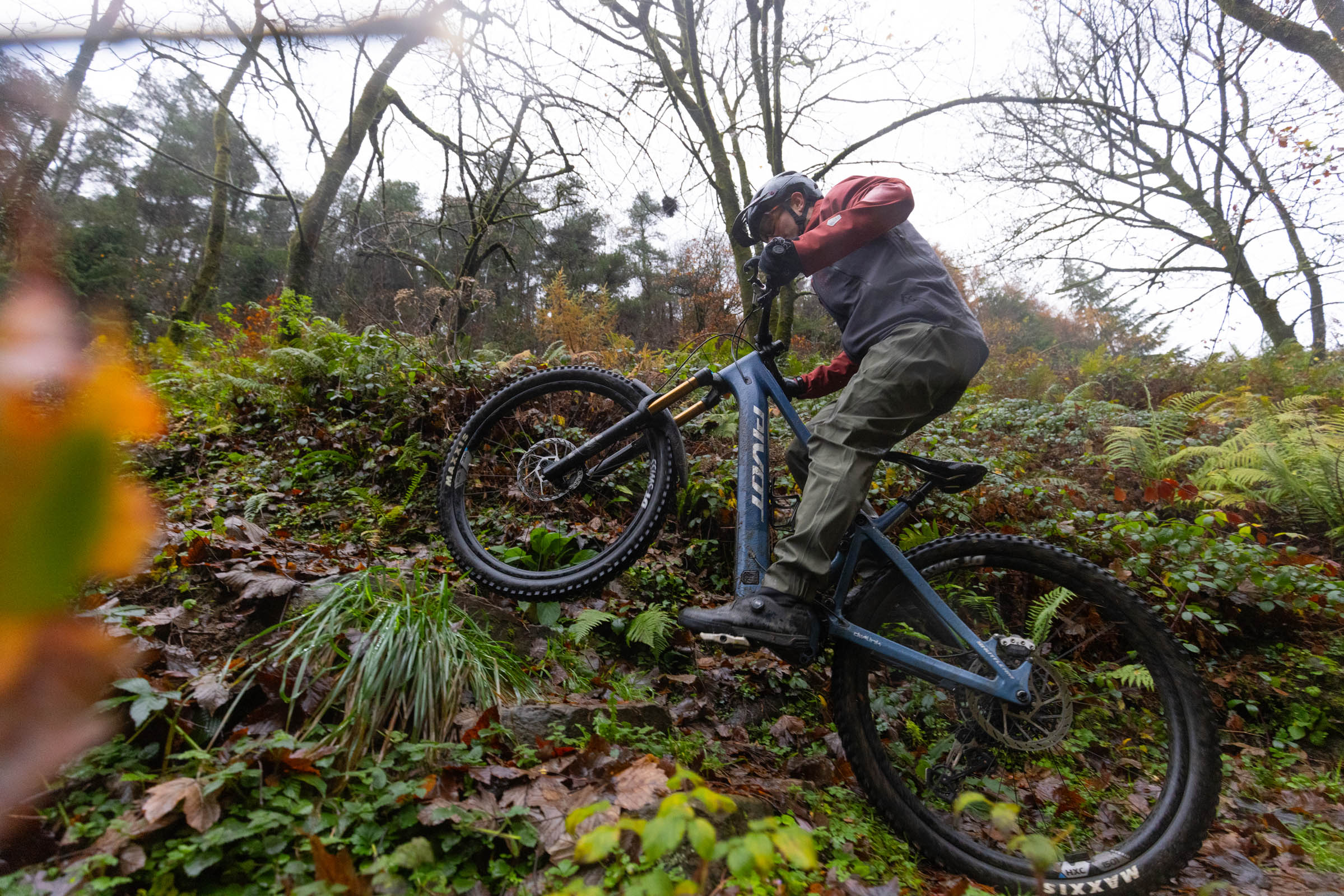 Pivot Shuttle AM electric mountain bike with Bosch Performance Line CX-R motor ridden by a male mountain biker