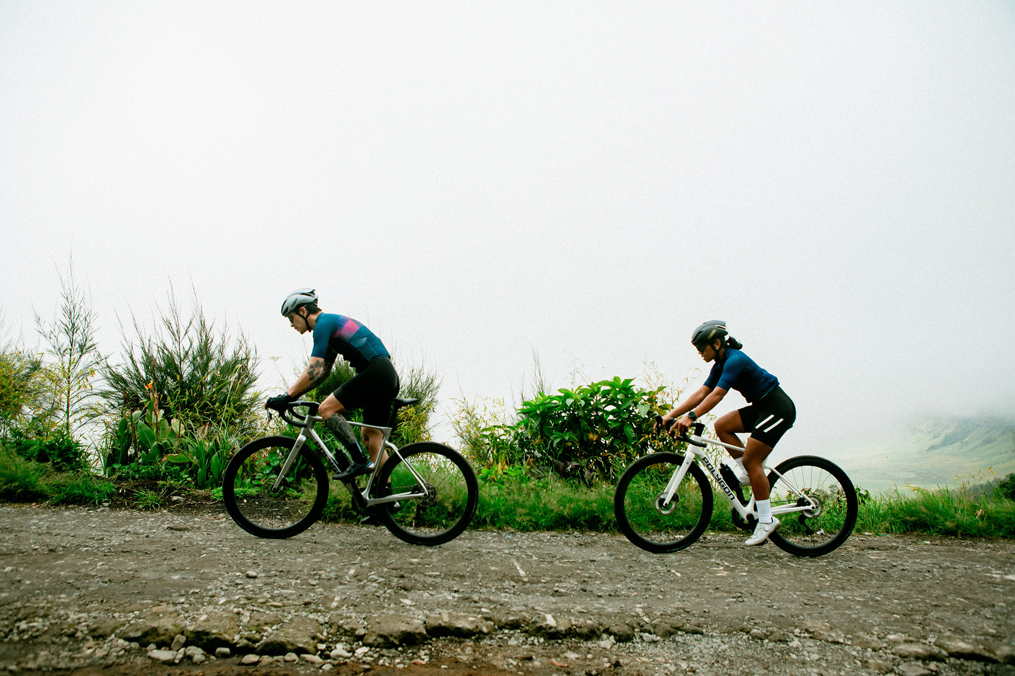 Polygon Strattos C on gravel