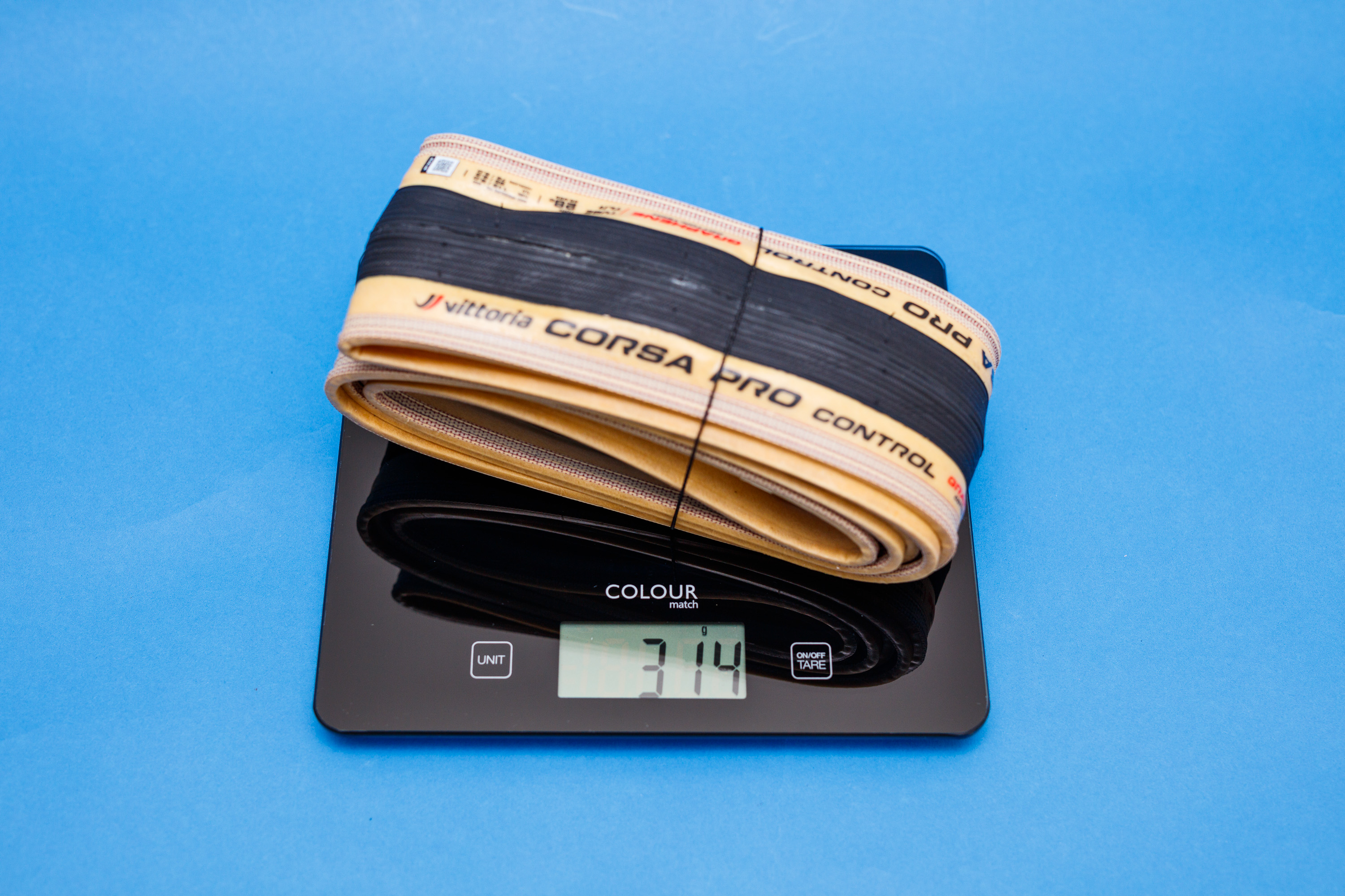 Vittoria Corsa Pro Control TLR tyre on scales