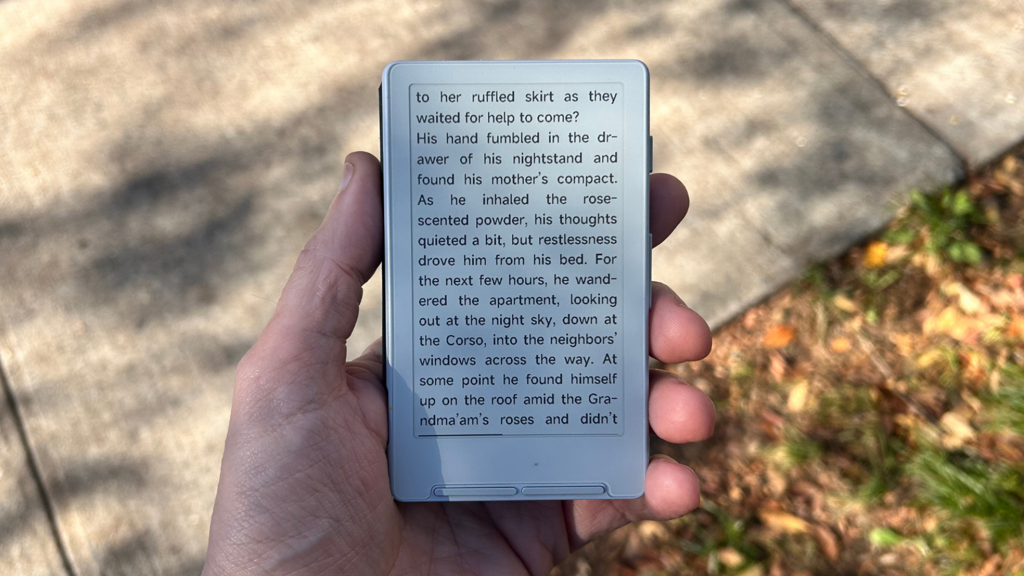 Reading outdoors on the Xteink X4