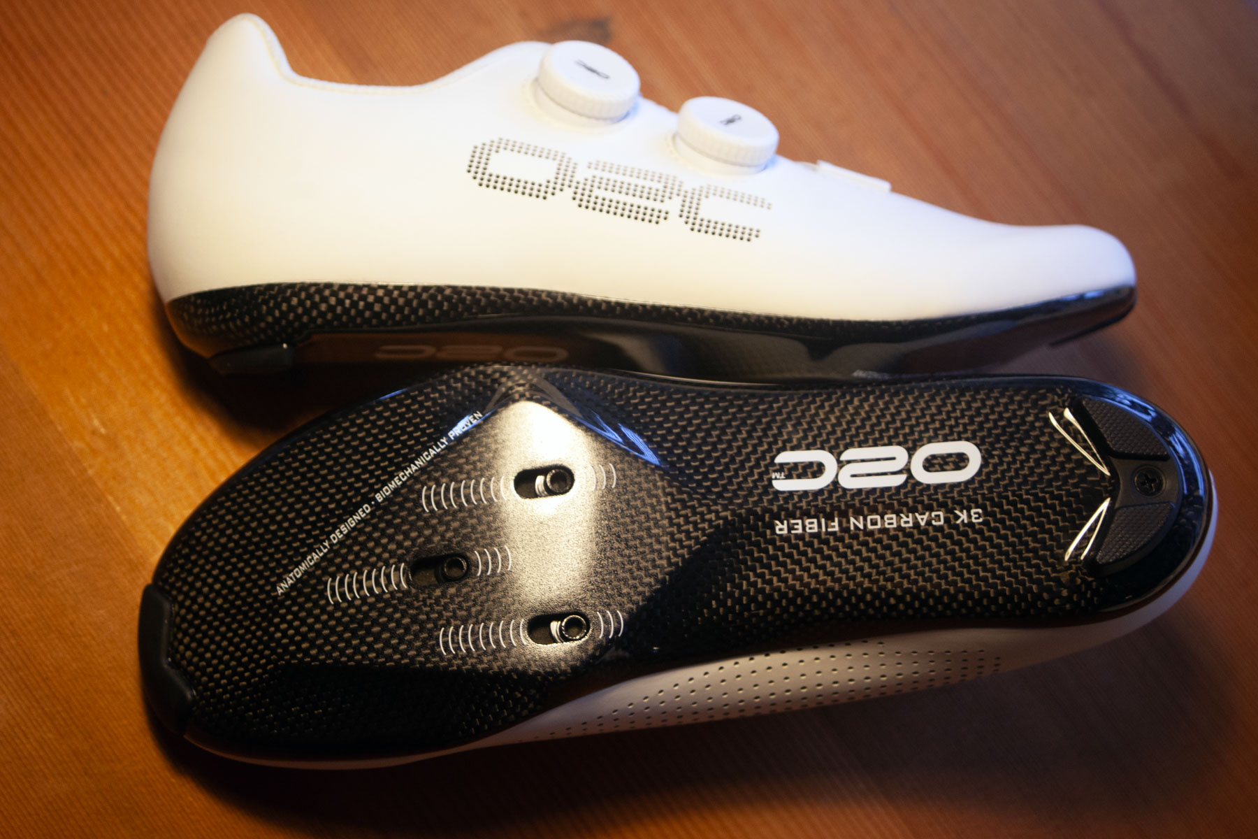 3K woven carbon fibre outsole