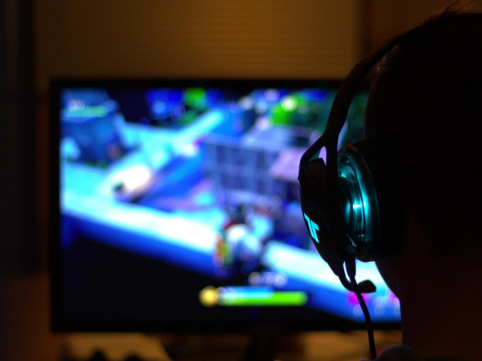 Killjoy Study Finds Avid Gamers Have Poor Diets And Sleep Deprivation