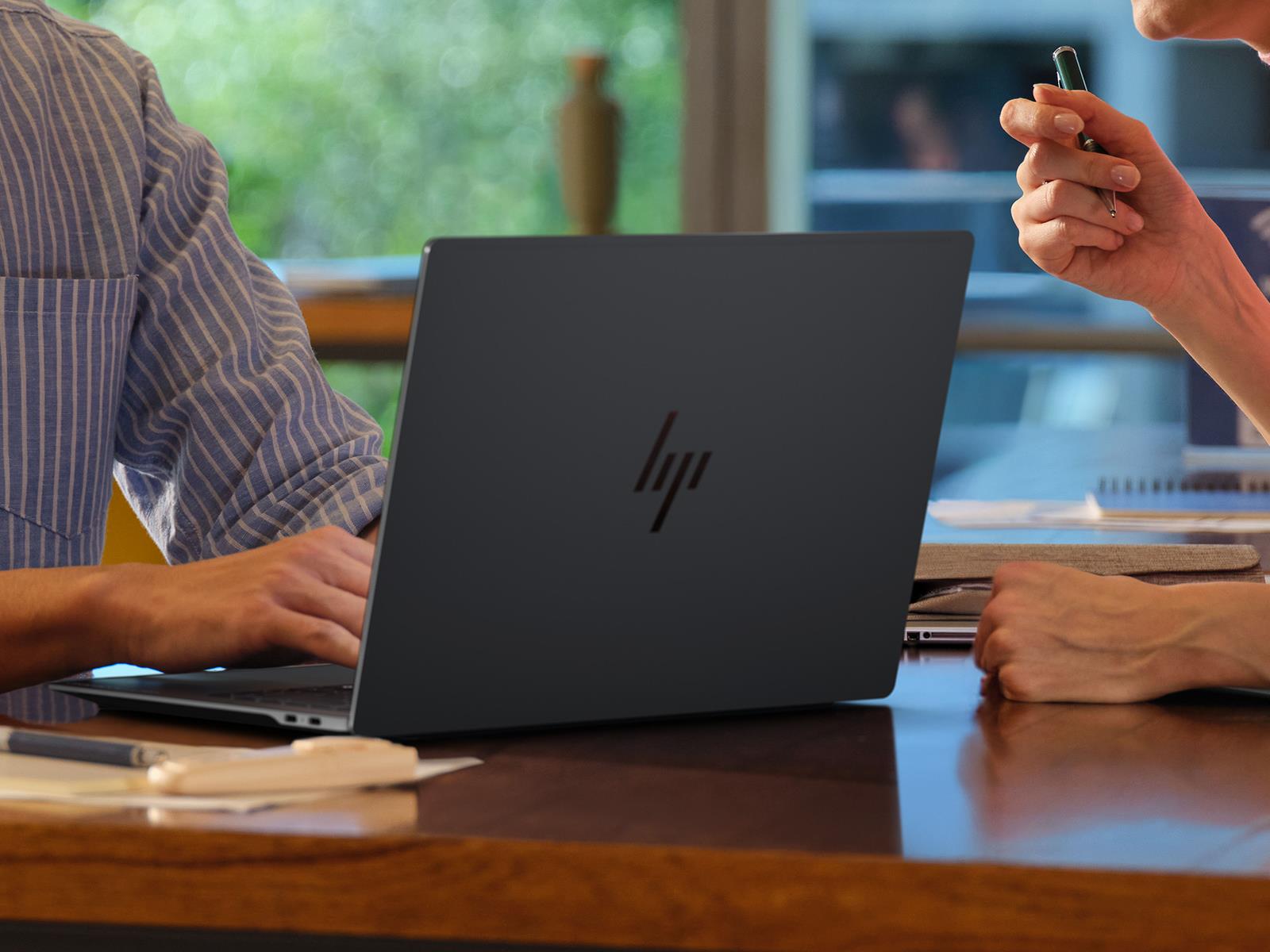 HP Unveils OmniBook Ultra 14 With Snapdragon X2 Elite And OLED To Challenge MacBook