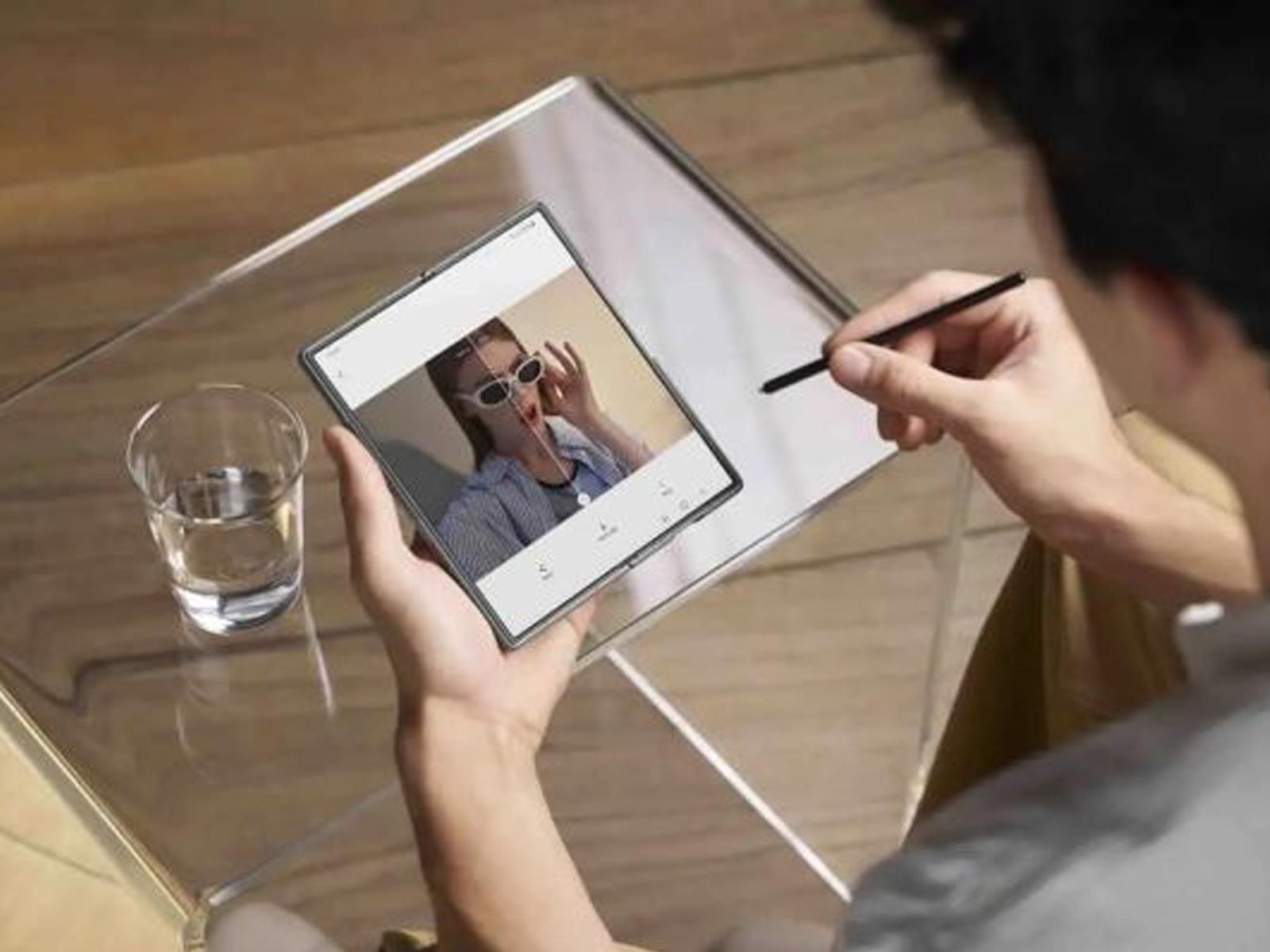 Samsung Zero-Crease OLED Display At CES Is Likely Headed To The iPhone Fold