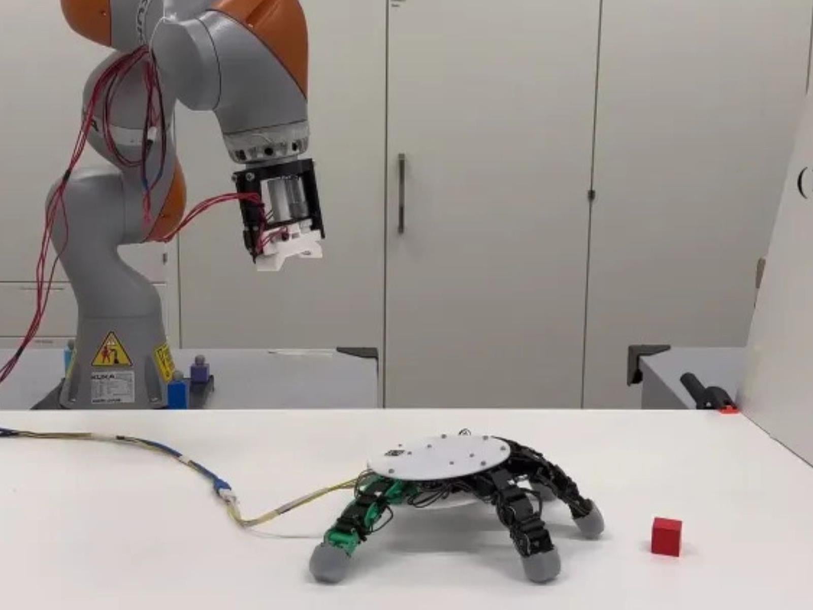 Detachable Robot Hand Crawls, Climbs And Grips Multiple Objects At Once