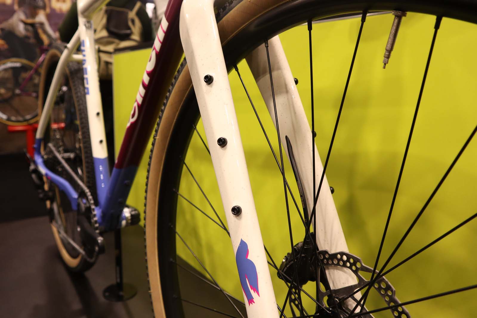 Mounting points on Cinelli Zydeco Washboard Sport fork.