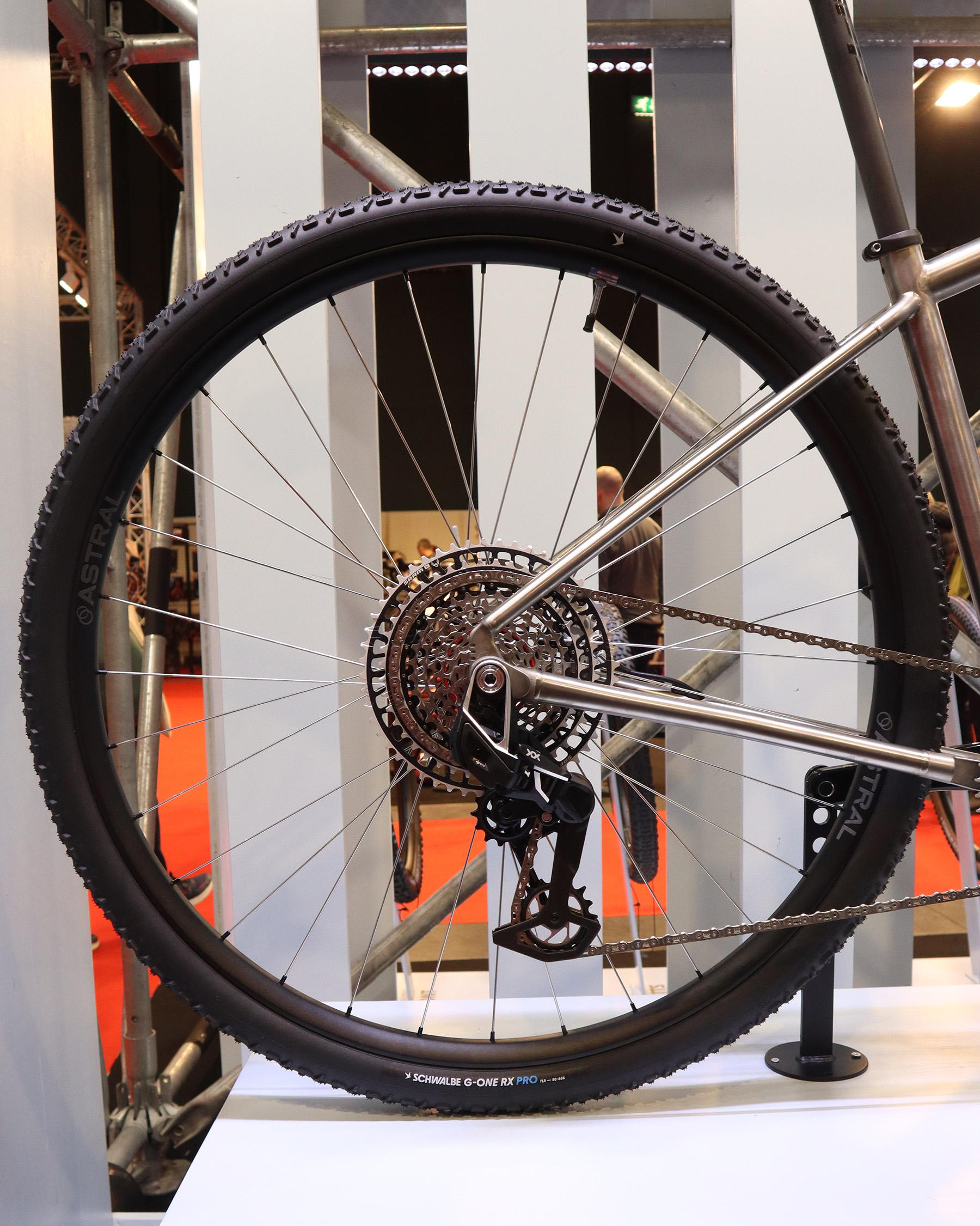 On display at Schwalbe’s stand at Velofollies was a gravel bike from Unpaved Cycles with 32in wheels and prototype Schwalbe G-One RX Pro tyres.