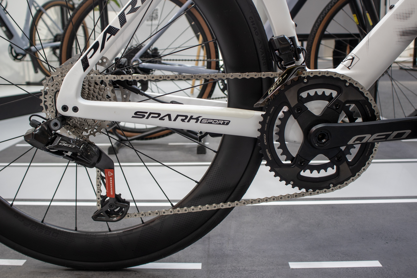 Magene QED groupset on bike.