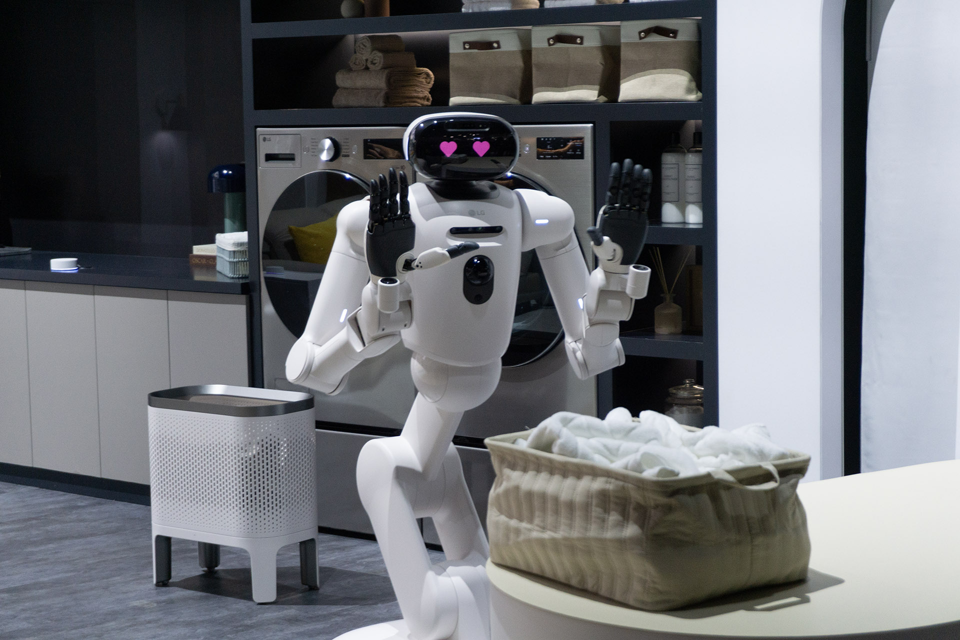 CLOiD folded laundry at LG's CES booth.