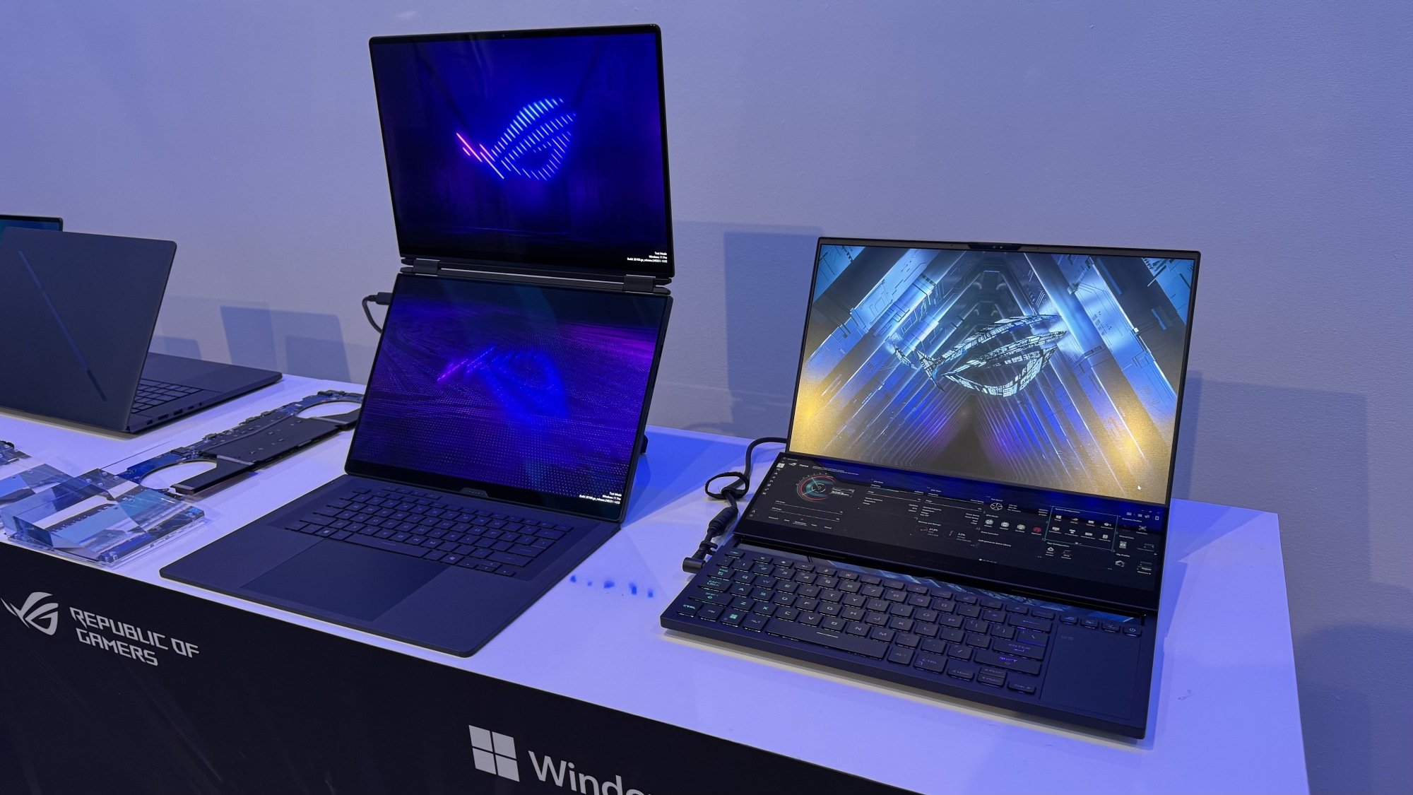New ROG Zephyrus Duo (left) vs. ROG Zephyrus Duo 2023 (right)