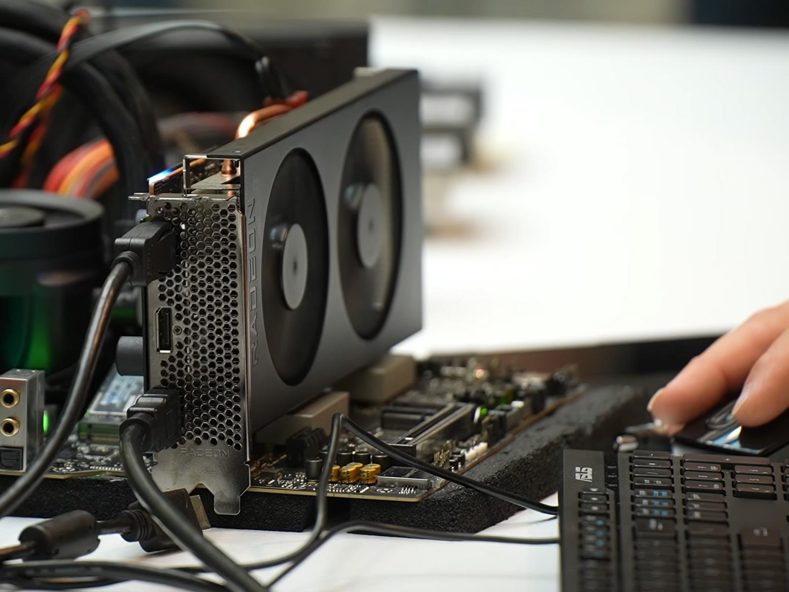 AMD Overclocks Radeon RX 9060 XT Past 4.7GHz To Shatter GPU Frequency Record