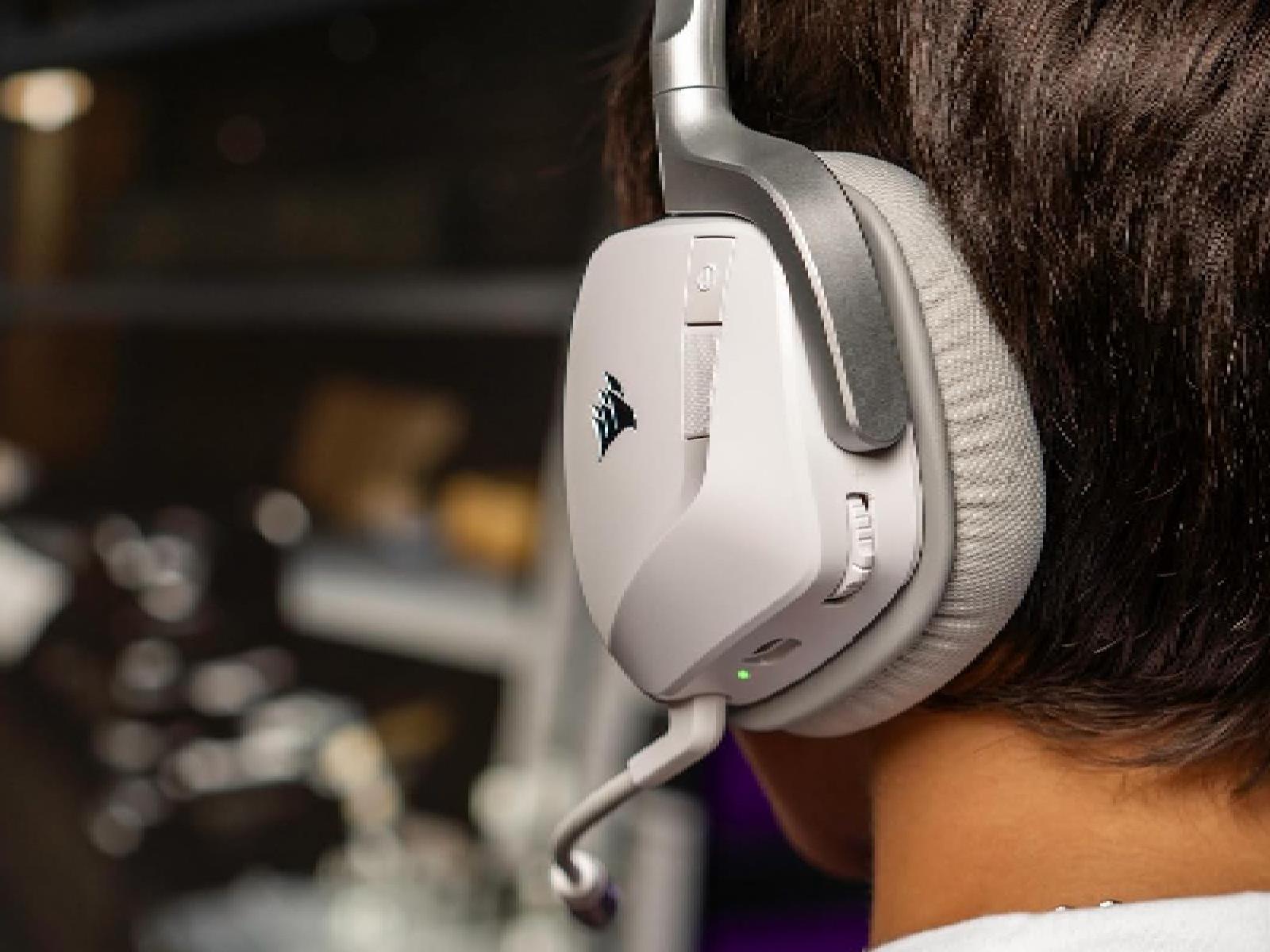 6 Great Wireless Gaming Headsets That Nail Sound & Comfort