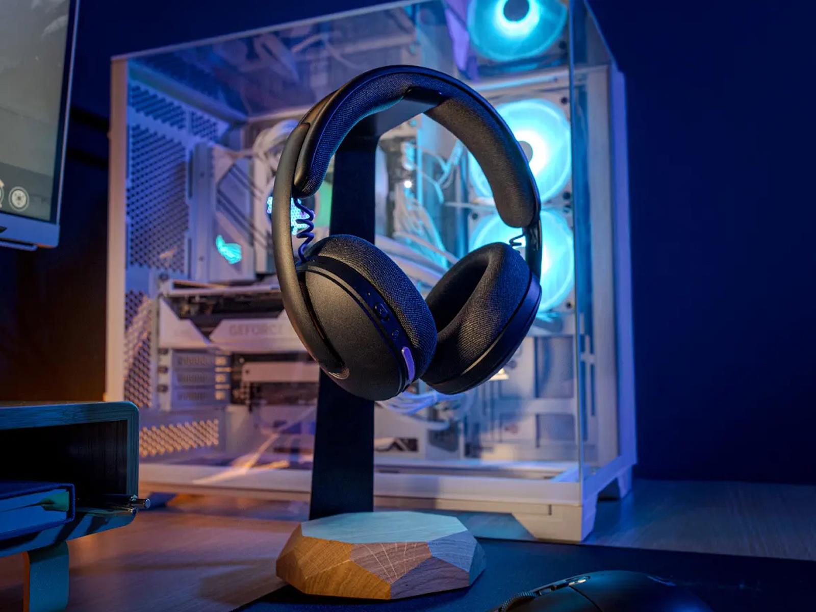 Logitech G325 Wireless Gaming Headset Promises All-Day Comfort For Just $79