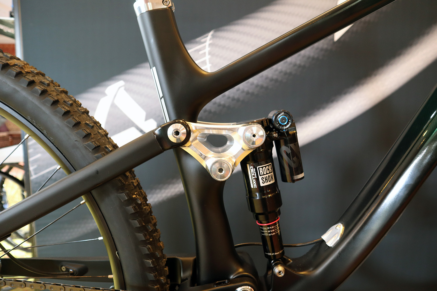 Hope HB.912 trail bike linkage.