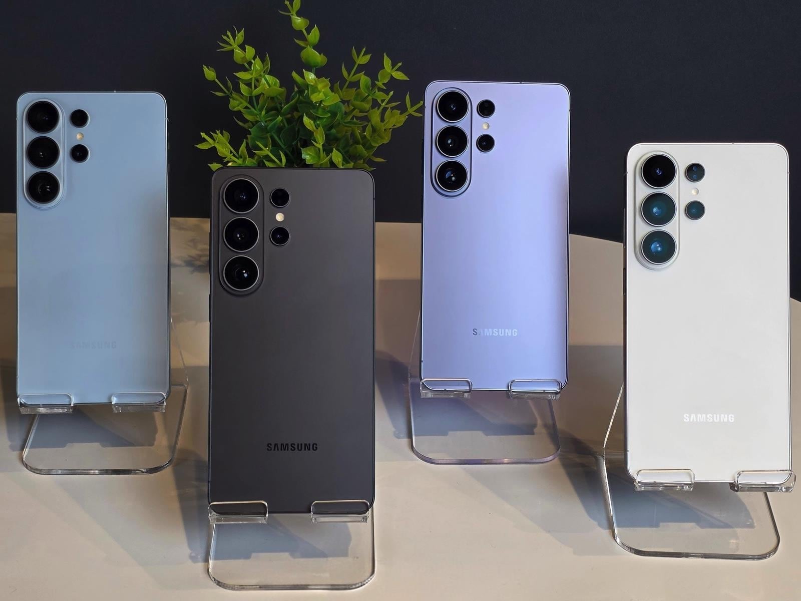 Samsung Galaxy S26 Ultra Review: Powerful, Familiar Flagship