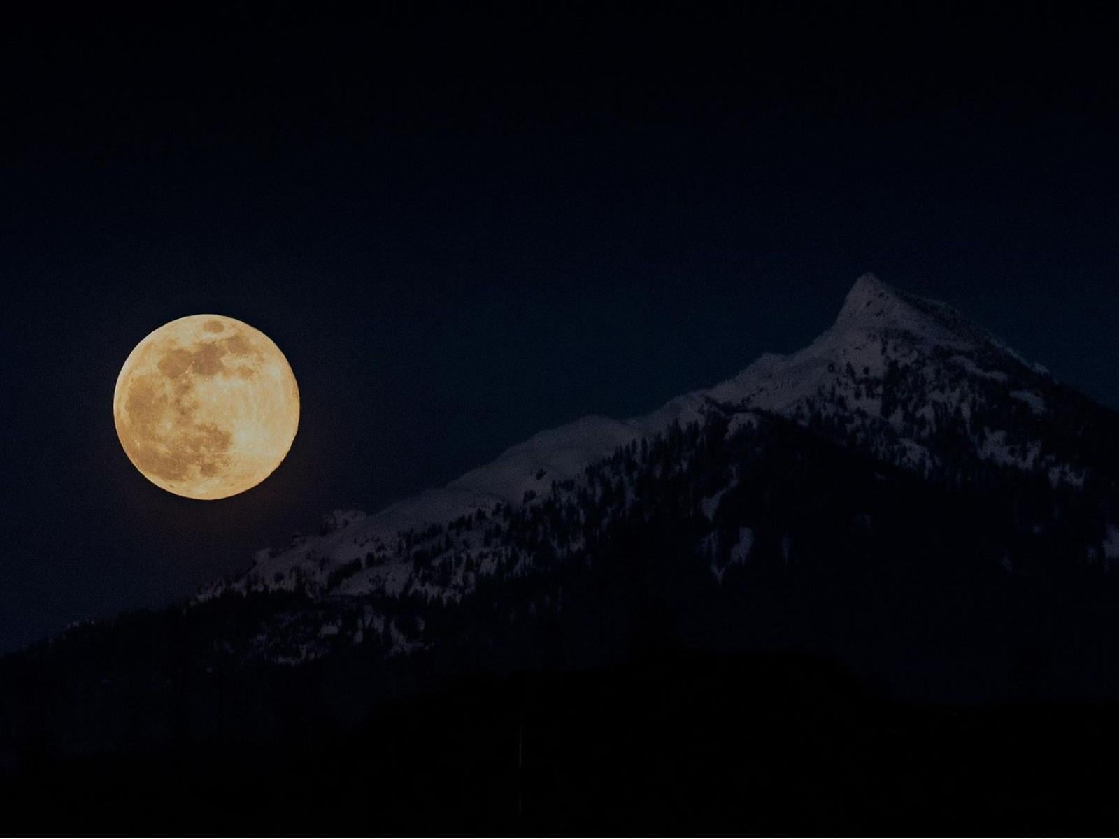 April Pink Moon 2026: First Full Moon Of Spring Gets Ready To Peak