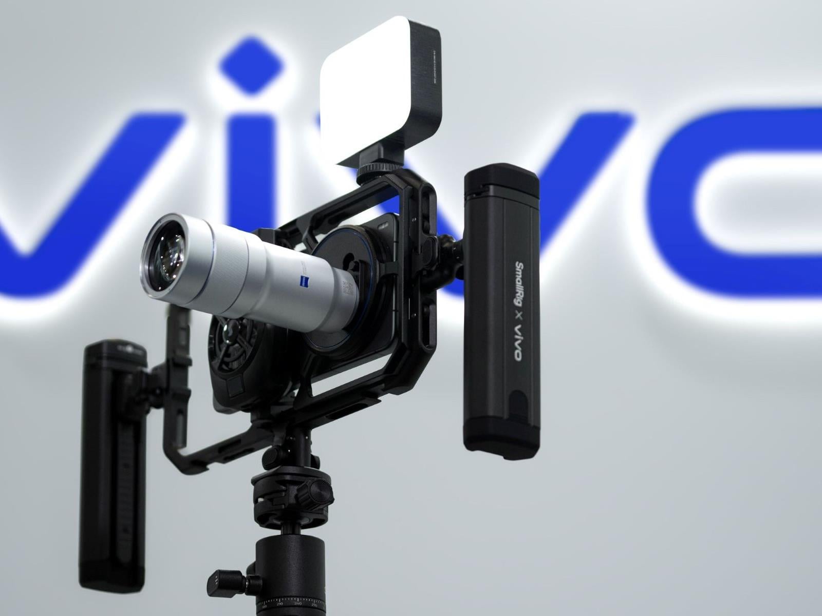 Vivo X300 Ultra Debuts With Mind-Blowing 400mm Zeiss Extender And 200MP Sensor