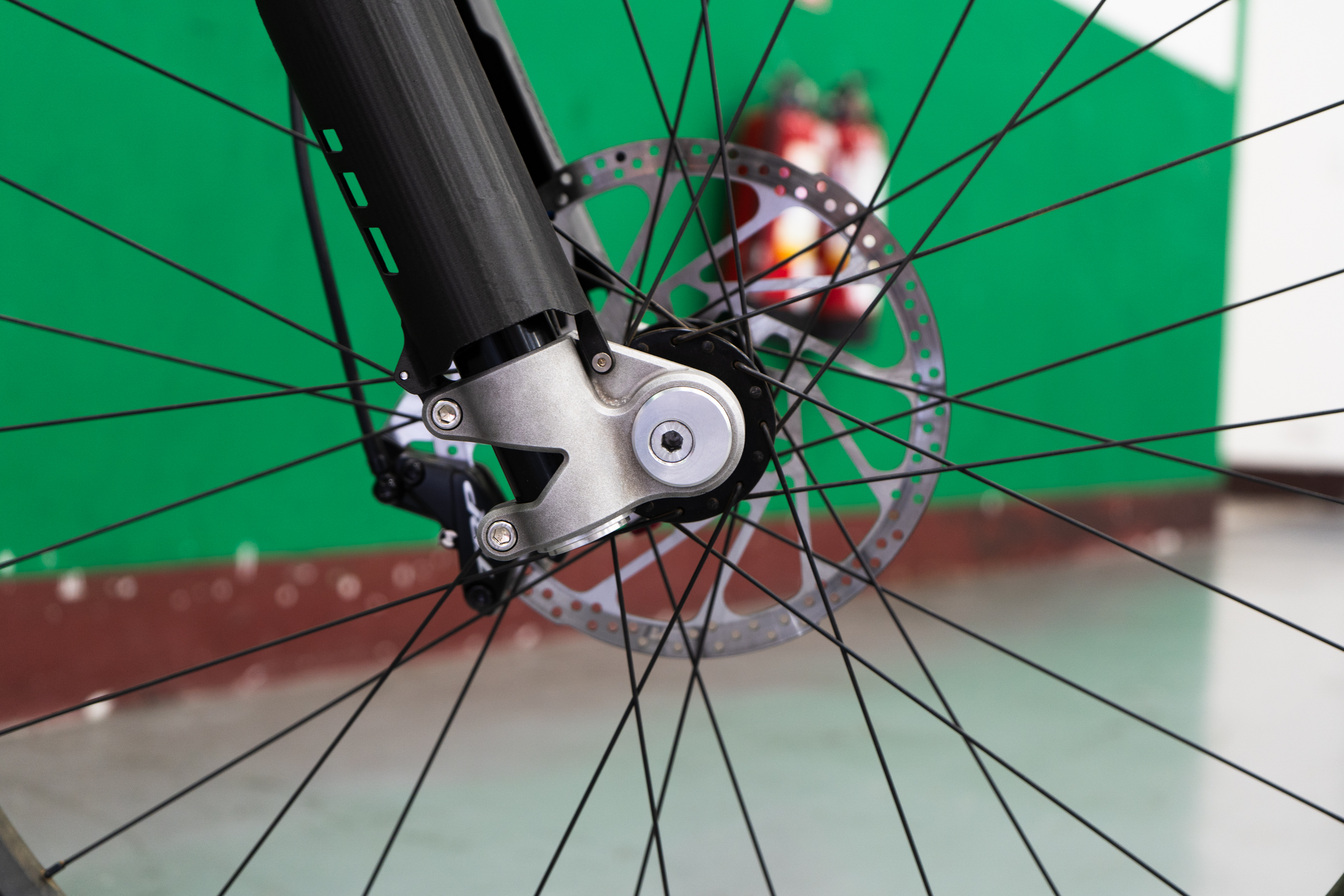 Concentric fork axle
