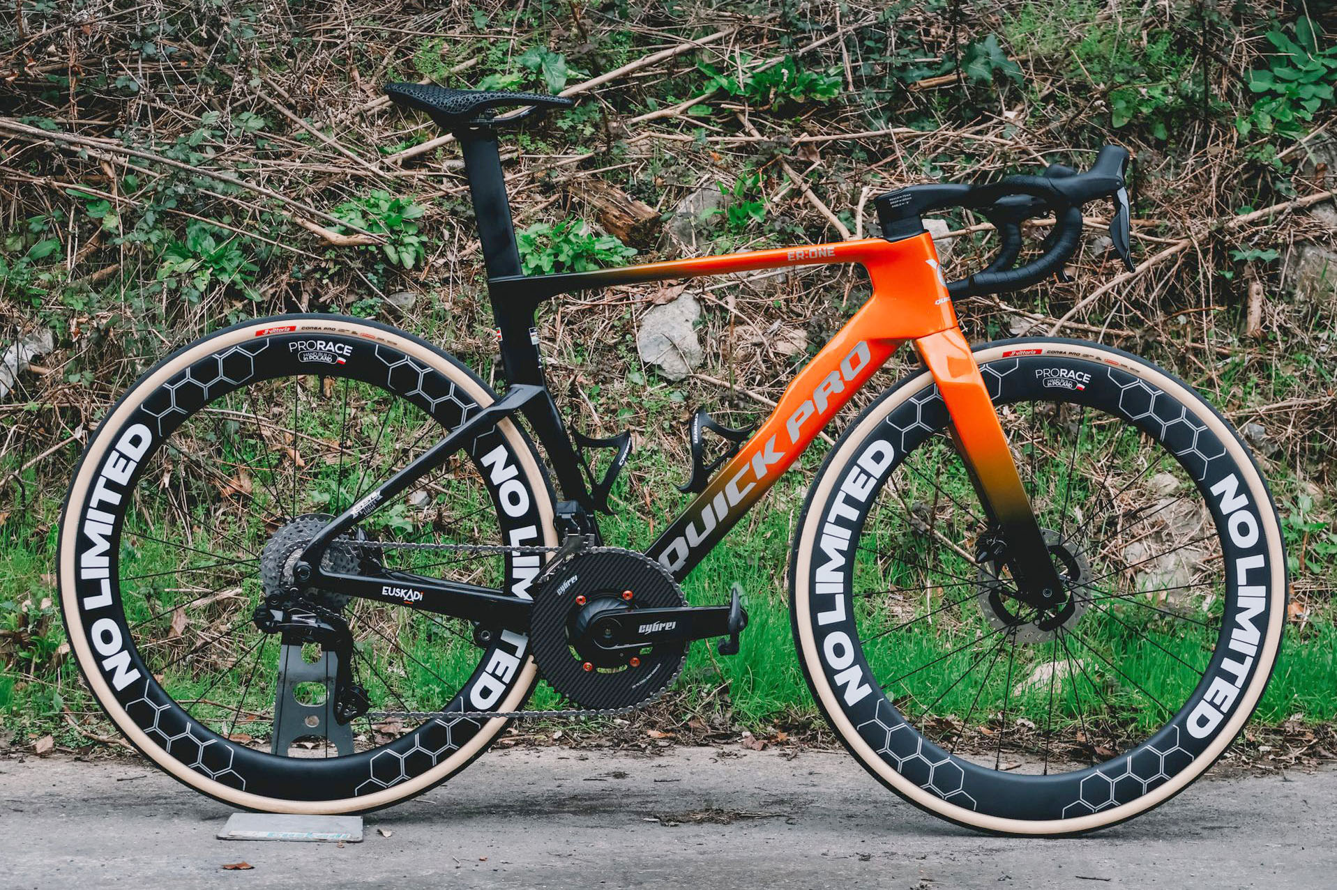 Euskaltel-Euskadi Quick Pro ER One aero road bike