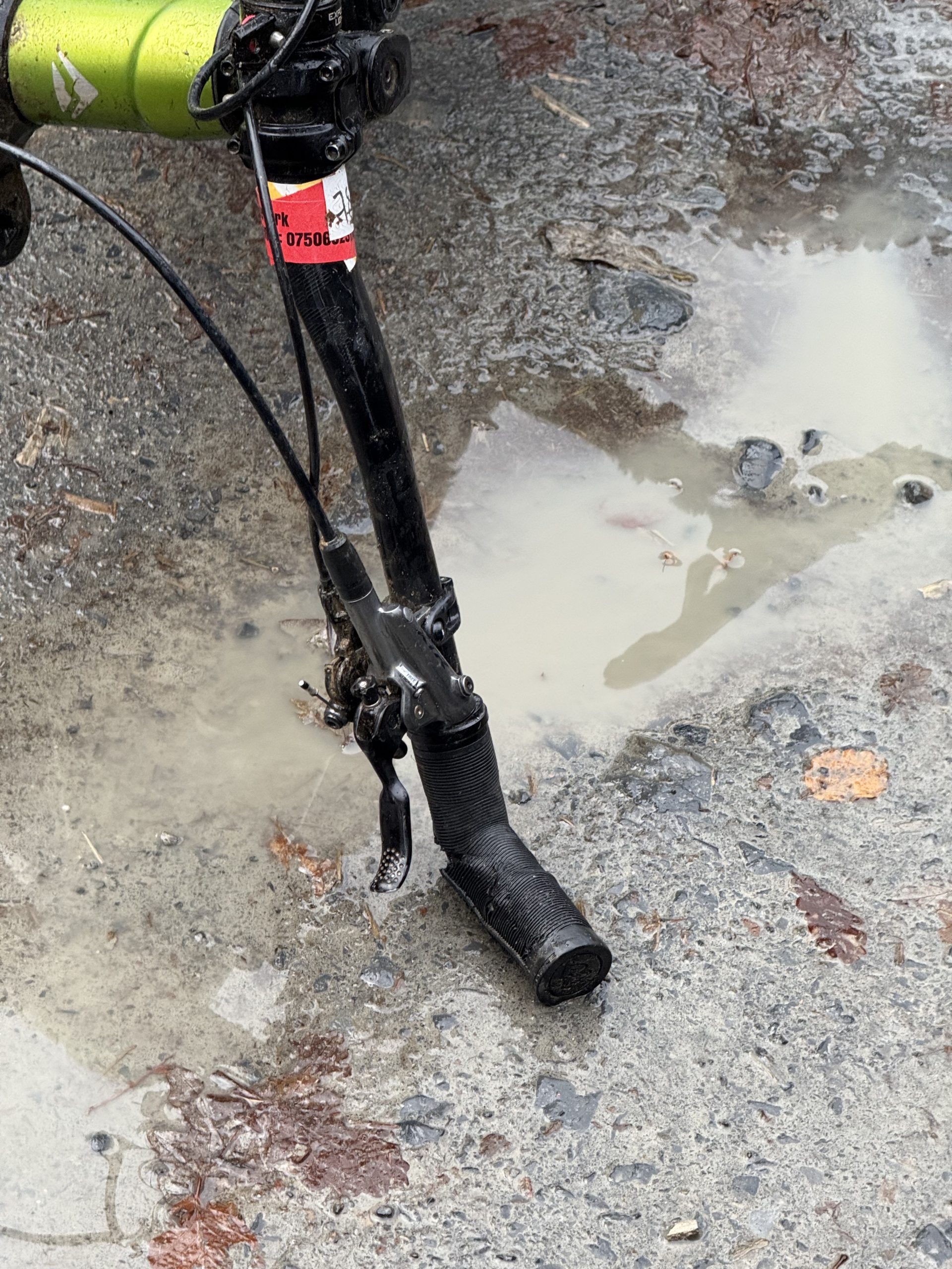 Snapped carbon bar
