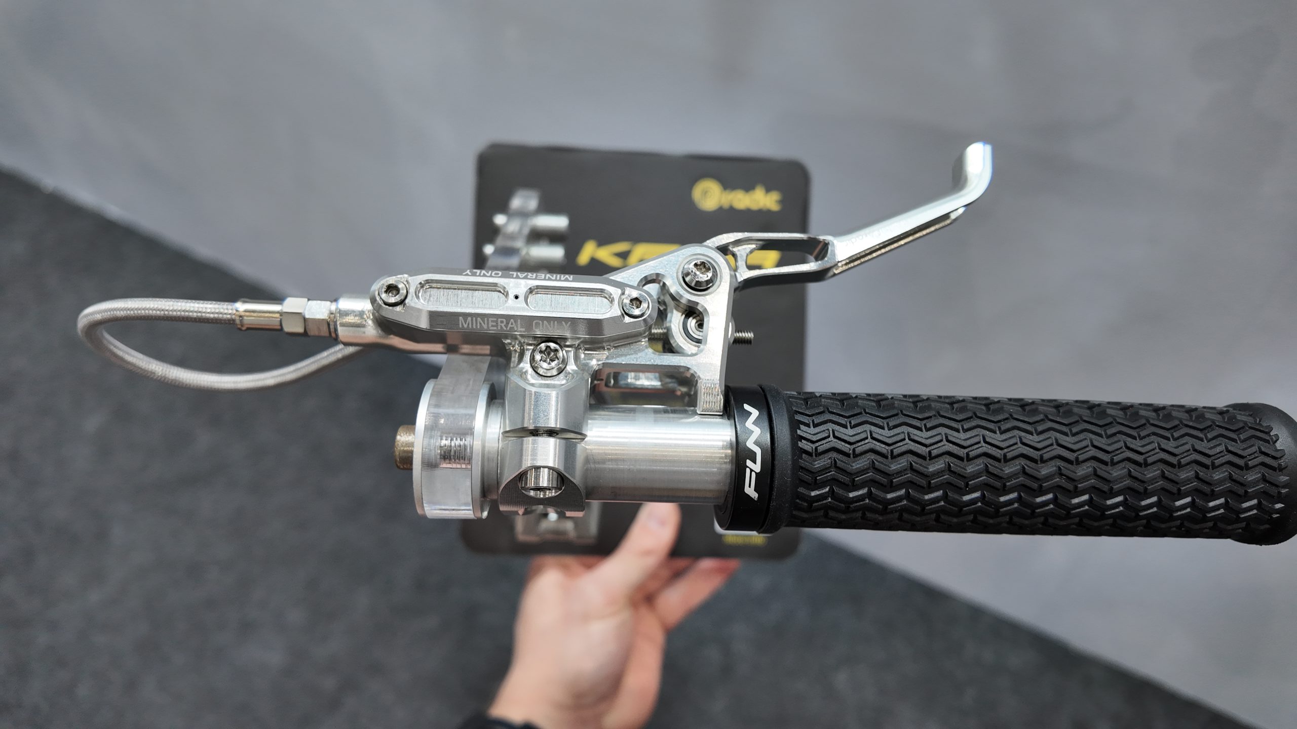 Radic Kaha lever body