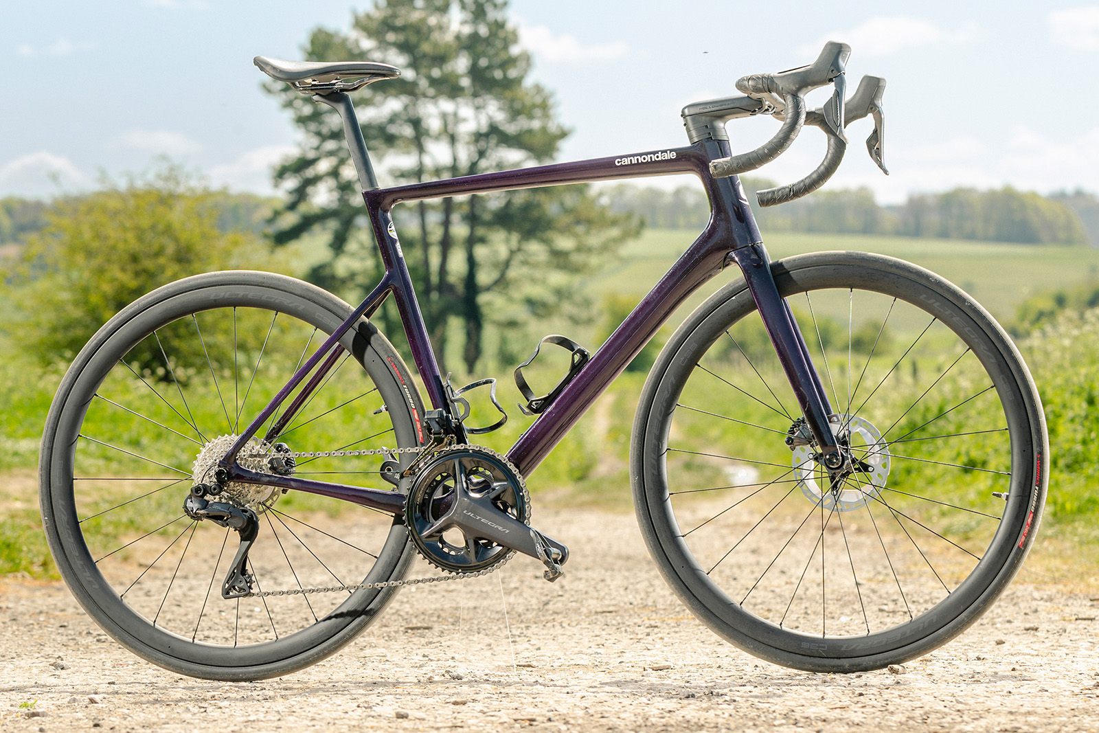 Shimano Ultegra Di2 R8100 and SRAM Force AXS groupsets go head to head