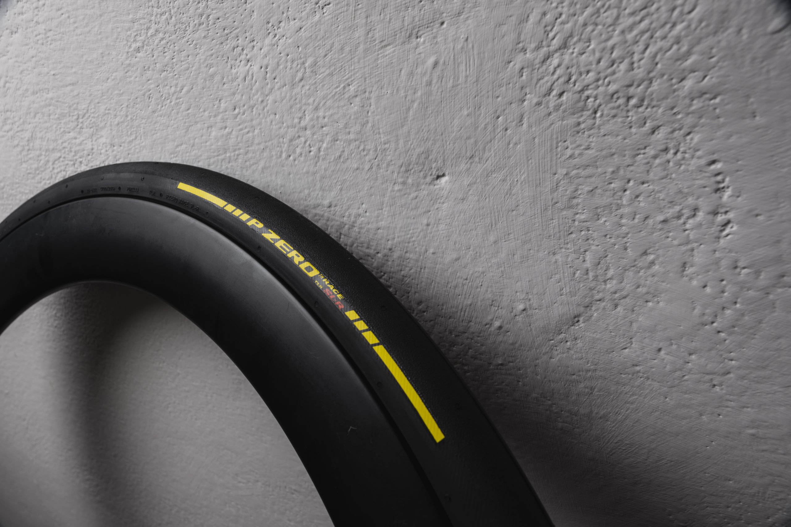 Pirelli P-Zero Race TLR SL-R tyre