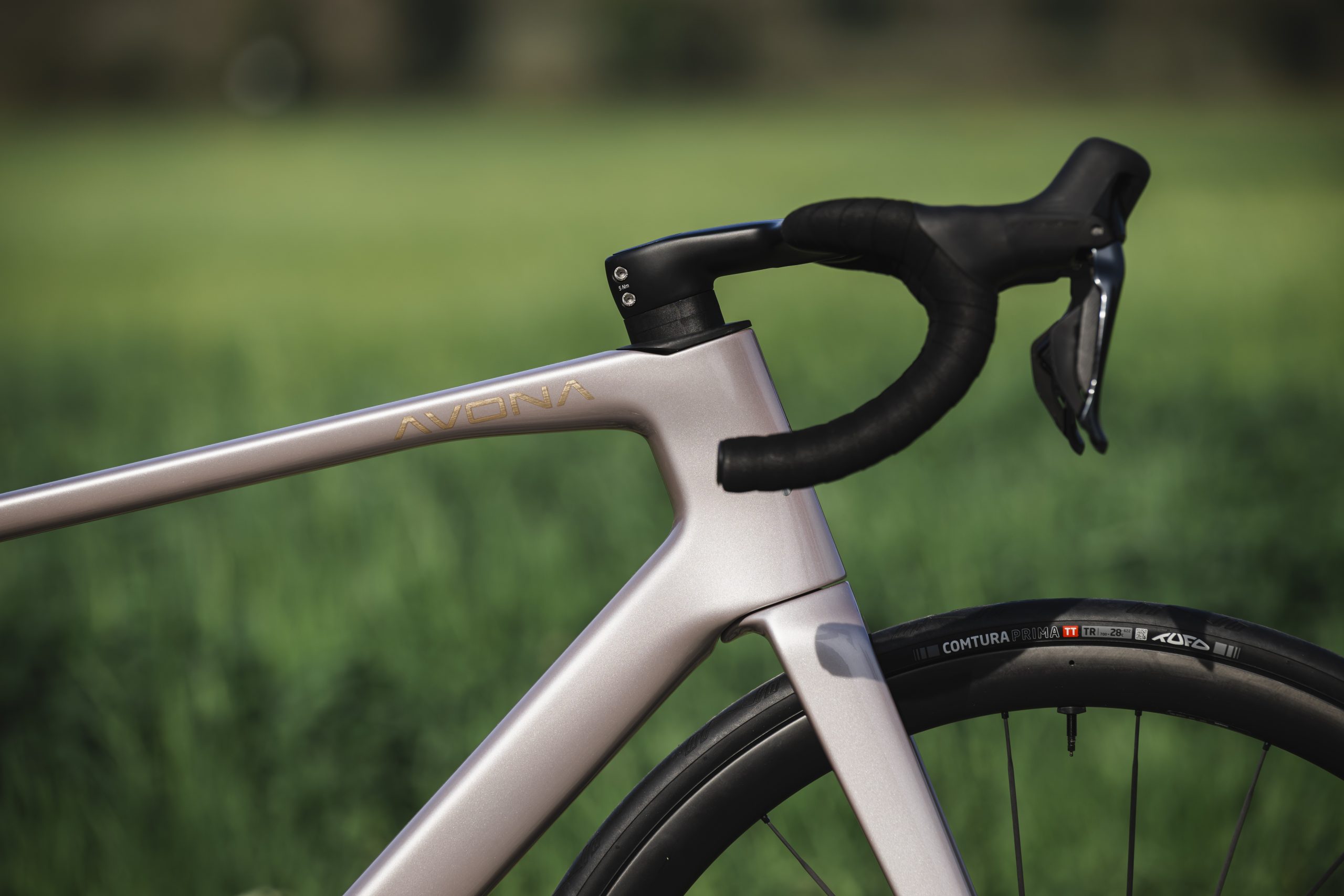 Avona Velum SUB6 road bike